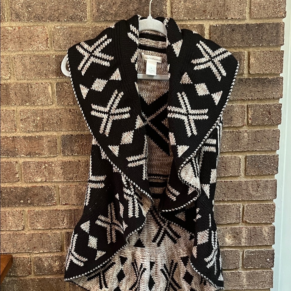 JohnPaulRichard Black and Tan Geometric Acrylic Sweater Vest Small Shawl Collar